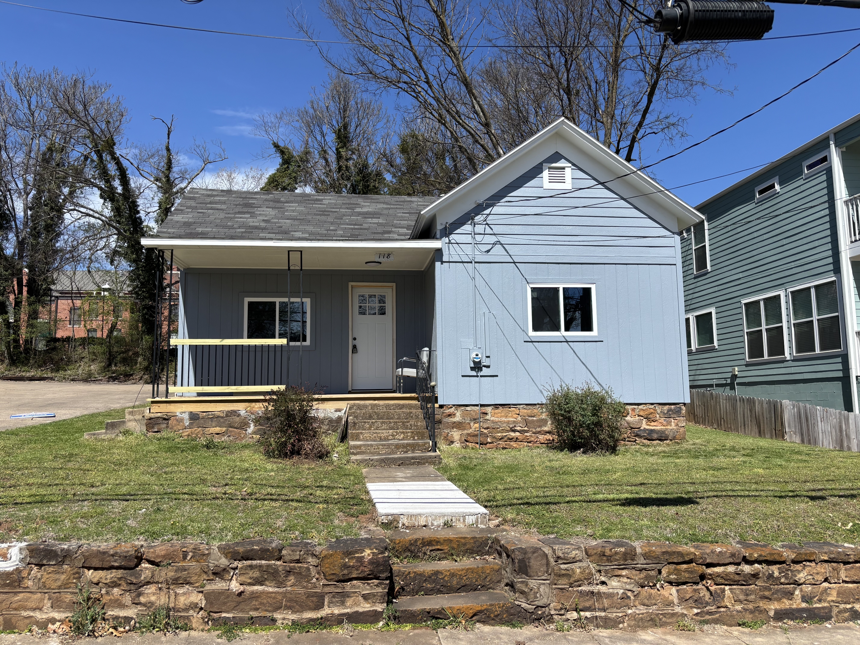 118 East Spring Street