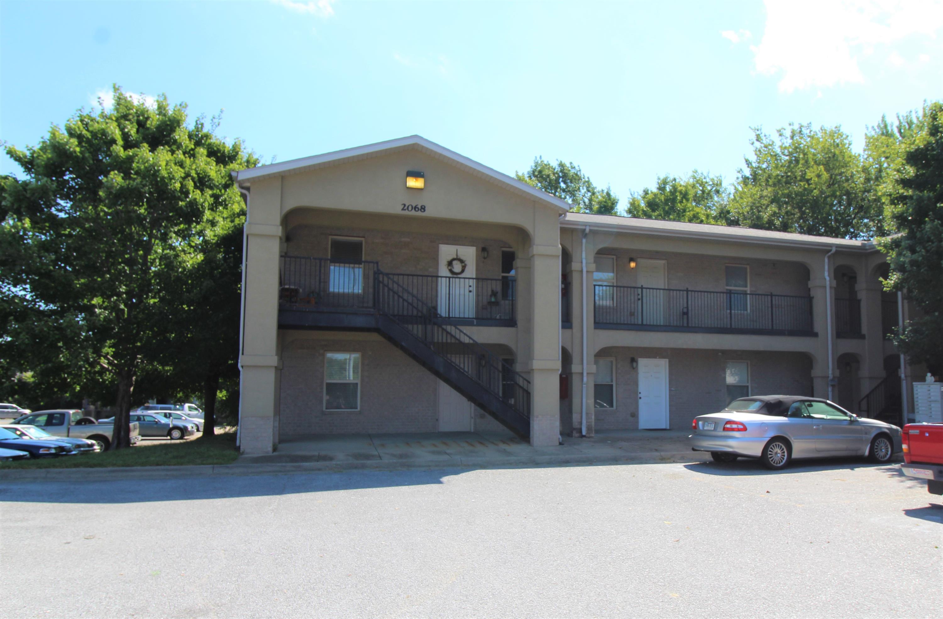 2060 North Leverett Avenue - 8